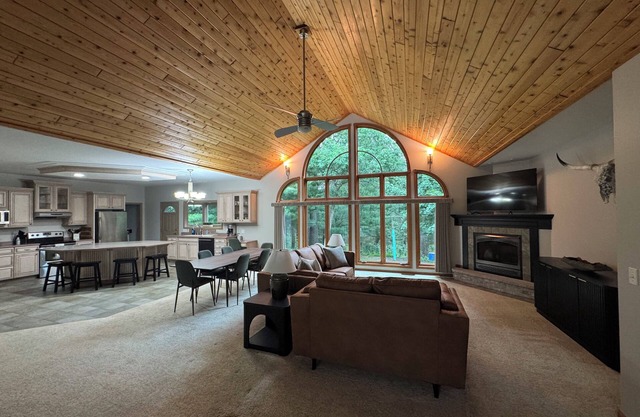 Castle Rock Retreat - Peaceful Escape but close to the fun!