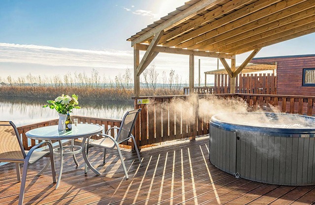 Cathedral View 2 Pet