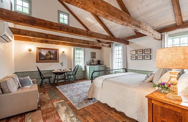 Catskill upstairs suite - The Mohawk Valley House