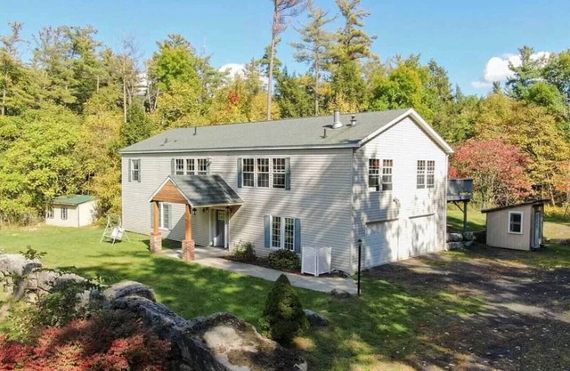 Catskills Escape w/Movie Room, Bar & Forest Trails (3Bdr)