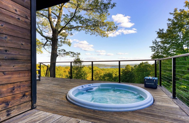 Catskills Retreat w/Hot Tub, Deck & Expansive Mountain Views | Suncliff Vista
