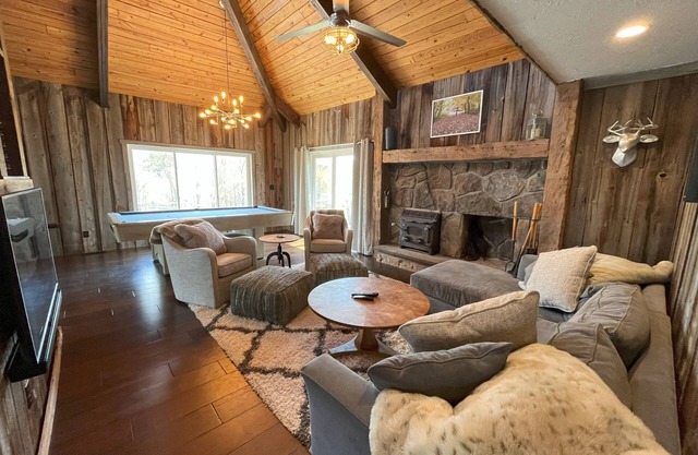 Catskills Updated Cabin from Experienced Hosts - Winter Season Availability