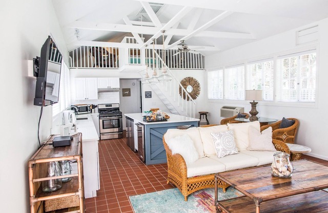 Cavalier Cottage at Ruby Dog on B