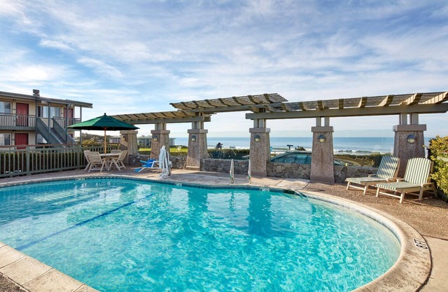 Cavalier Resort Premium King | Pools, Coastal Kitchen & Near San Simeon Sights
