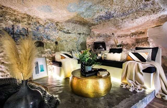 Cave Villa GROTTA (Lomas de Ruvira cave hotel)
