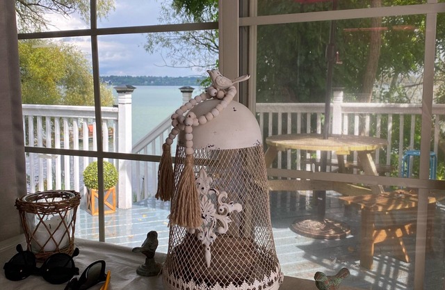 Cayuga Lake Charming Vintage Cottage on the Water with Private Dock