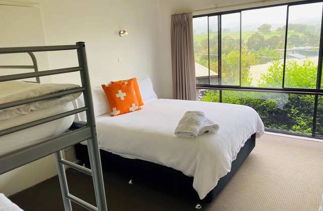 Cedar 2, Cedar 2 - Motel Room