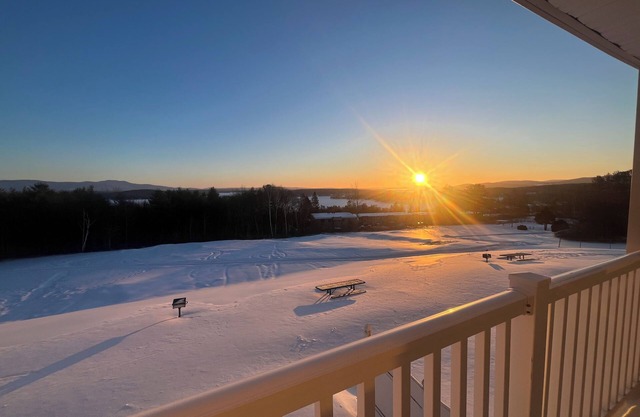 Cedar Lodge 205 with Lake Views and Balcony
