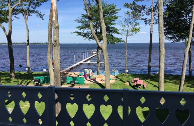 Cedar Oaks Lakeside Resort - Houghton Lake - Formally Ohana/Riviera Resort.