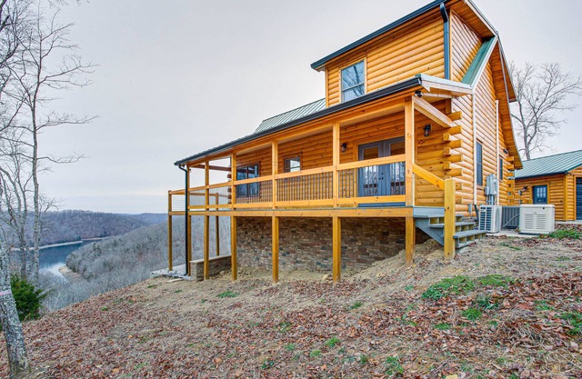 Celina Cabin w/View of Dale Hollow Lake!