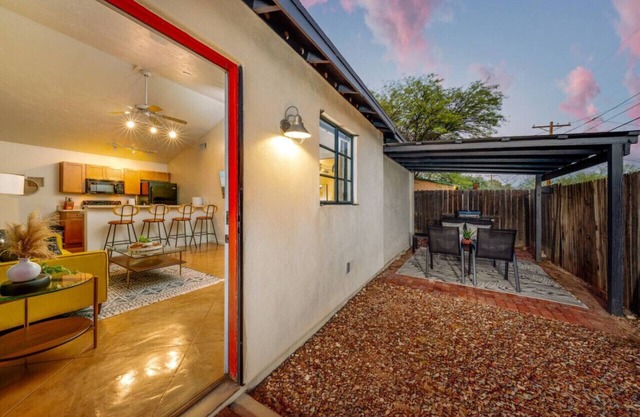 Central/1 BR & 1 BA/Fenced/Cozy/Guesthouse