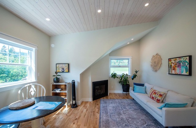 Central 2 Bed New Construction Laneway House in Gibsons