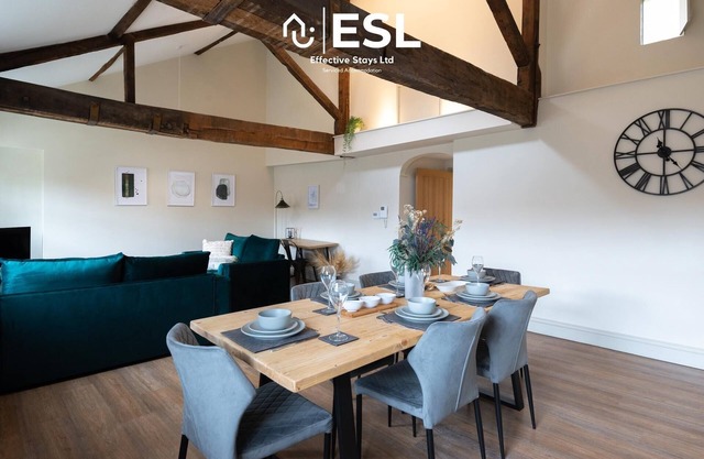 Central 2 Bedroom Apartment with Parking and Overlooking Town Square