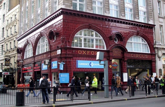 ❄️ Central A/C | 🛗 Lift | ⏰ Early Drop | 👑 King | 🔄 Flex Policy | 🧺 W/D