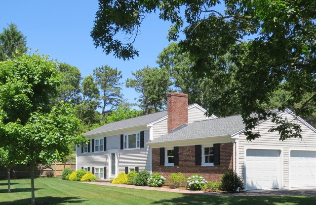 Central A/C, Walk to Beach, Gated Yard, Wifi, HD TV, Gas Grill, Firepit
