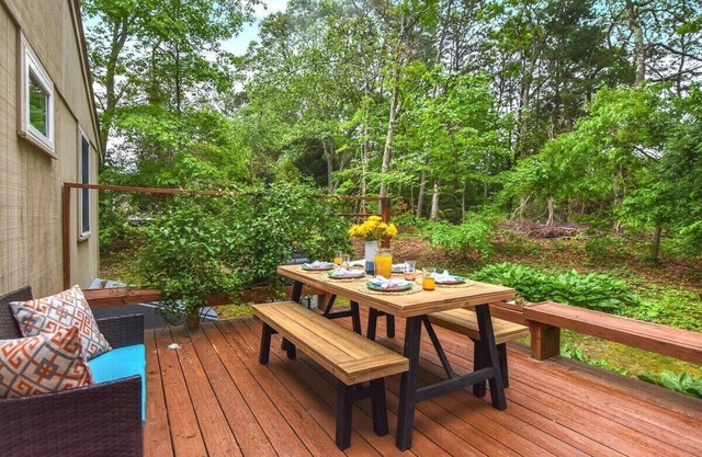 Central AC 3 Min Walk to Pond!