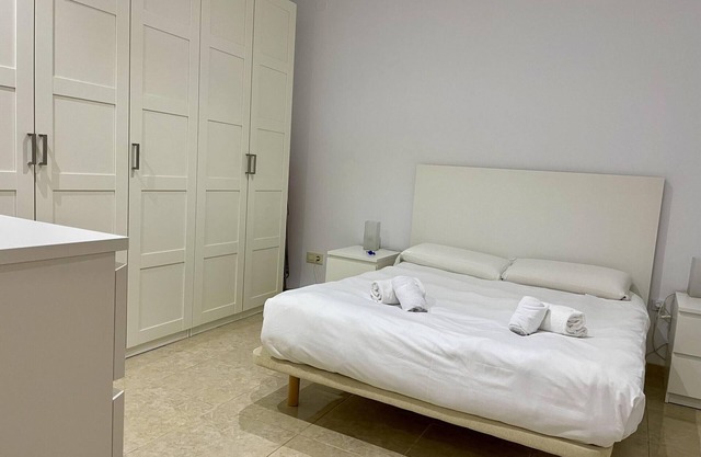Central Apartment Near Shops, Restaurants, and Historic Sites in Córdoba