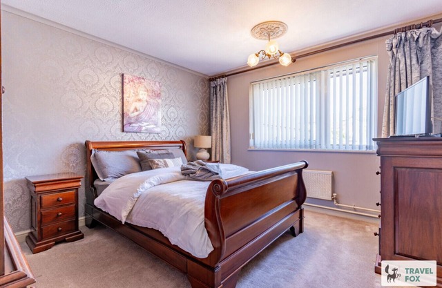 Central Aster House 3 Bedrooms Parking