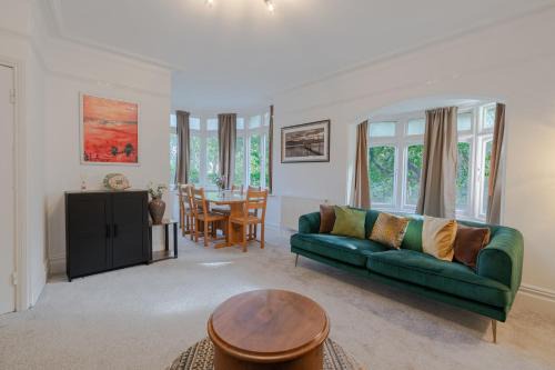 Central Banbury Stay Comfy and Spacious for groups 9 sleeps