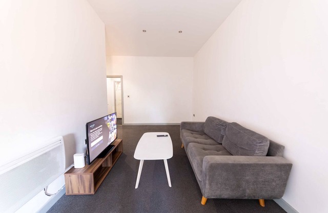 Central Blackburn Budget 1 Bedroom Apartment