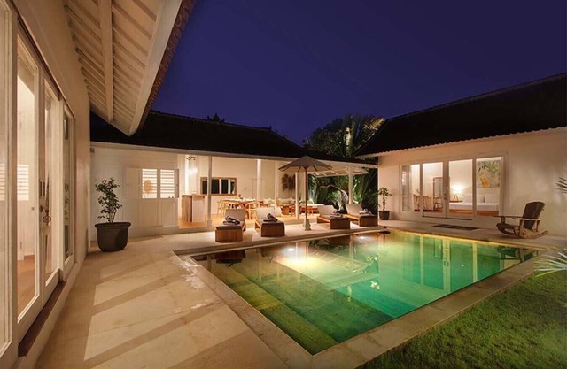 Central Canggu close to the beach – Villa Estel