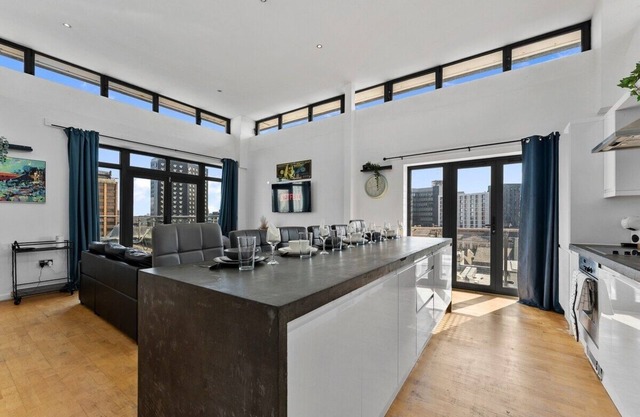 Central Cardiff Penthouse - Private Rooftop