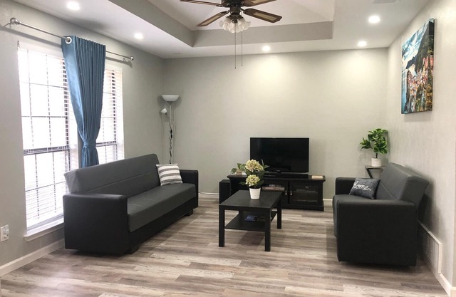 Central Frisco-Full renovated cozy&nice half duplex 3bed|2bath free wifi&parking