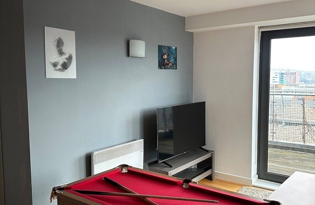 Central Flat|Pool Table|Balcony