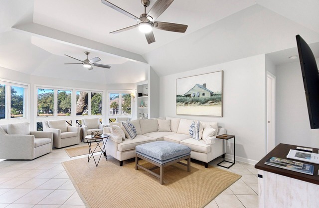 Central Kiawah Location! 2BR, Incredible Water Views, 2nd Floor, Walk to Beach!