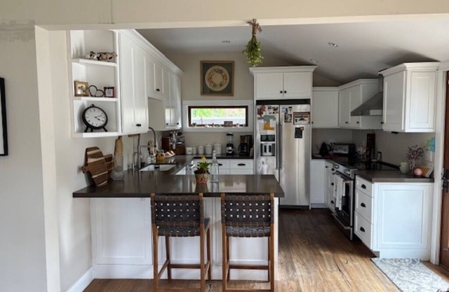 Central Malibu-Corral Canyon 2-bedroom retreat - like home. Paradise awaits!