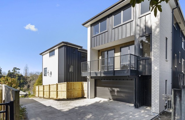Central Oasis - Hamilton Holiday Townhouse