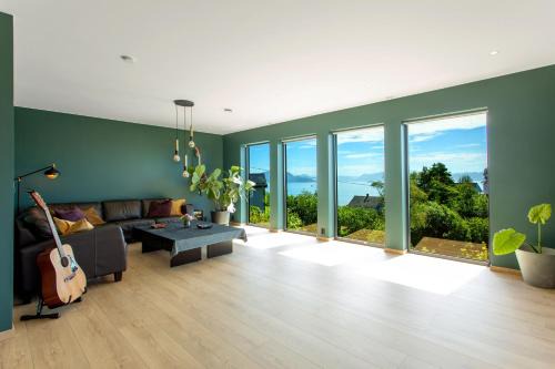 Central Sea View Villa