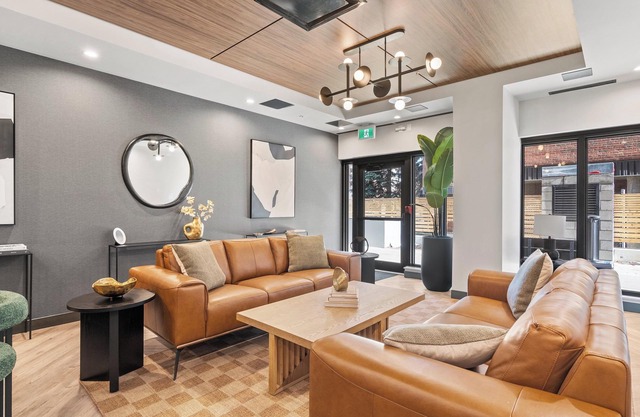 Central Stay | New, Gym, Parking, Laundry, AC