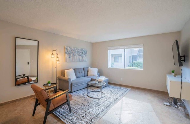 Central Stay | Pool, Gym, Parking, Balcony , W/D