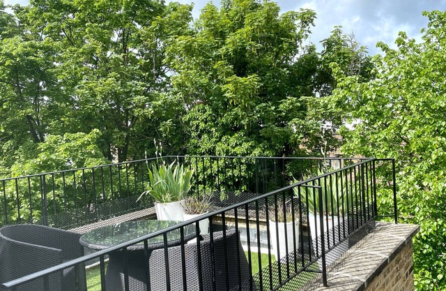 Central, stunning and quiet flat with a south facing terrace and lots of light.