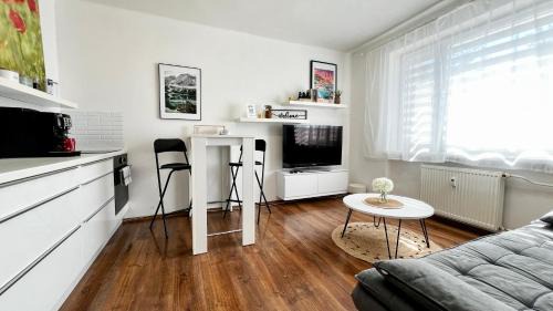 Central Suites Bystrica 2 I 24hr Self Check-in l Free Wi-Fi & Parking