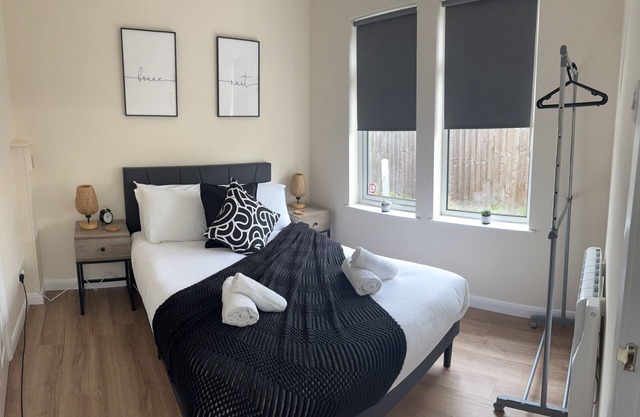 Central Swindon - 1 bed apart, modern free parking