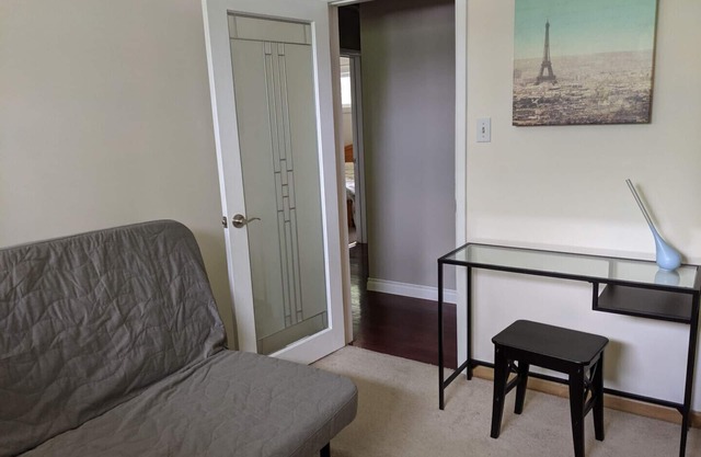 Centrally located 3 Bedroom Bungalow. Steps from Chinook mall