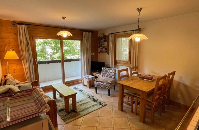 Centrally Located Apartment in Samoëns with Mountain Views, Balcony, and Modern Amenities