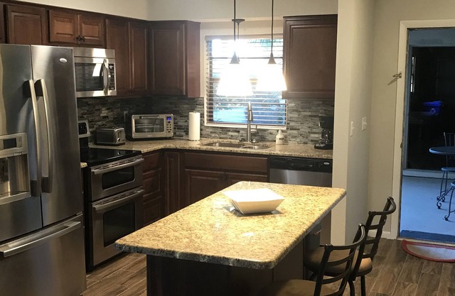 Centrally located between Orlando and Tampa. Short drive to major theme parks.