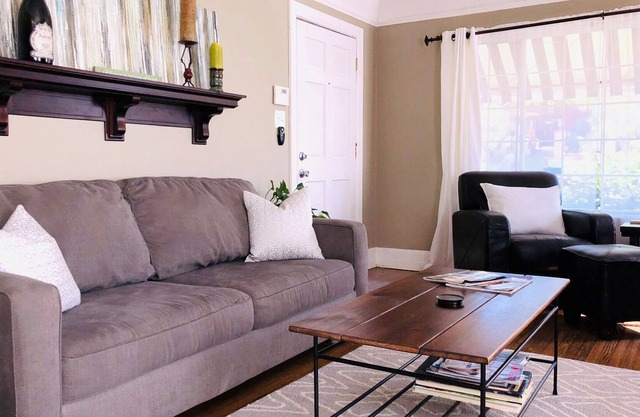 Centrally located for Families/Conventions Near Attractions & Convention Center
