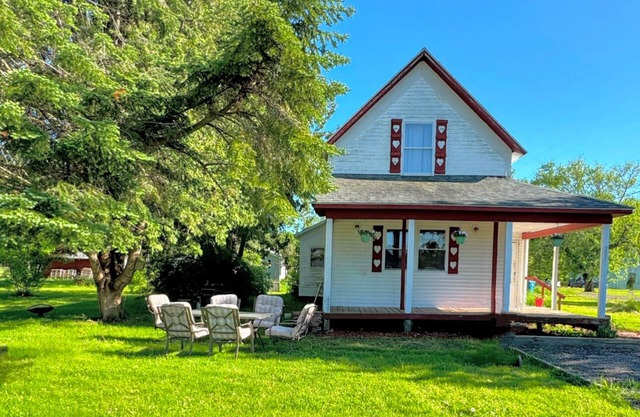 Centrally Located Getaway in MI’s Smallest City! Tubing, fishing, so much more!