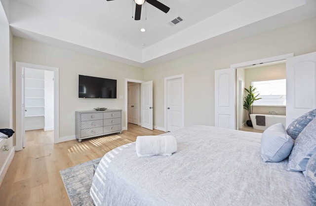 Centrally located-New Construction-Luxury Houston Home