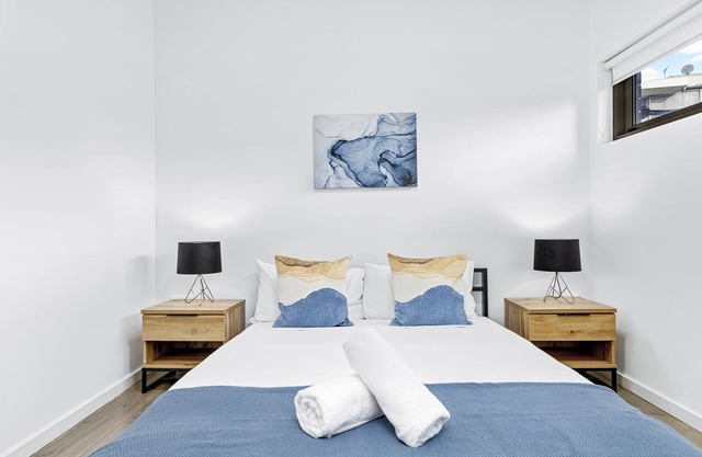 Centre of Newtown 2 Bed Apartment