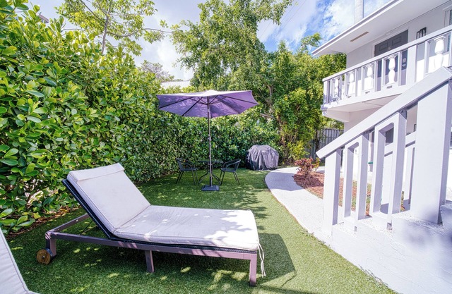 Centric Studio Near Las Olas w/Full Kitchen & Parking