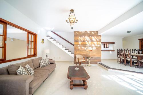 Cf07 Casa c/churrasqueira 5 min da praia do forte