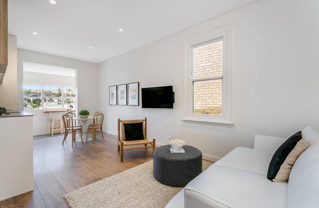 CG226 Coogee Bay Road, Coogee - Cozy Furnished Apartment Steps from Coogee Beach Cafes