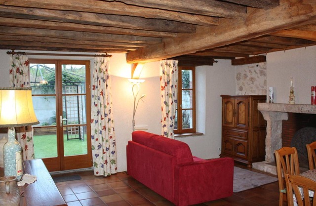 Charming Cottage near Loire Castles with Private River Access, Garden, and Modern Amenities