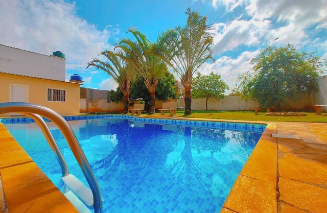 Chácara Lupi1 in Sorocaba with swimming pool, barbecue, fruit trees.