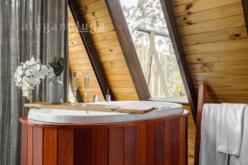 Chalé Alcântara - Com banheira para casal